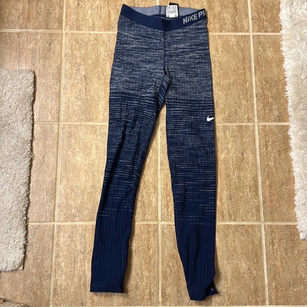 Nike pro hyperwarm leggings
